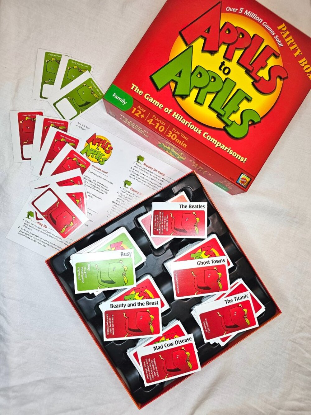 Mattel 12+ Apples to Apples Party Box Family Card Game 4-8 Players